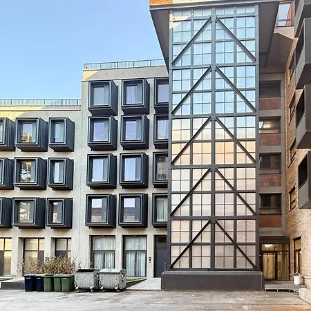 Cute Nest For Couples With Ac Apartment