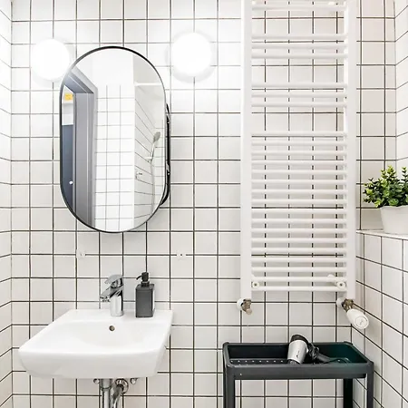 Cute Nest For Couples With Ac *