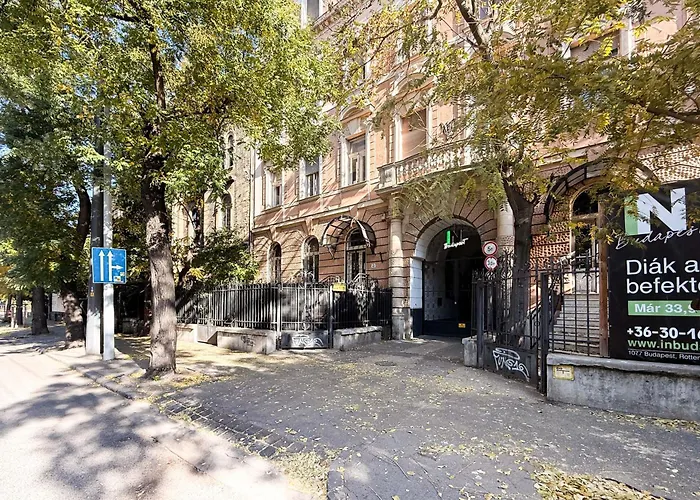 Cute Nest For Couples With Ac Budapest