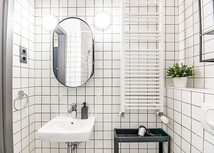 Cute Nest For Couples With Ac *