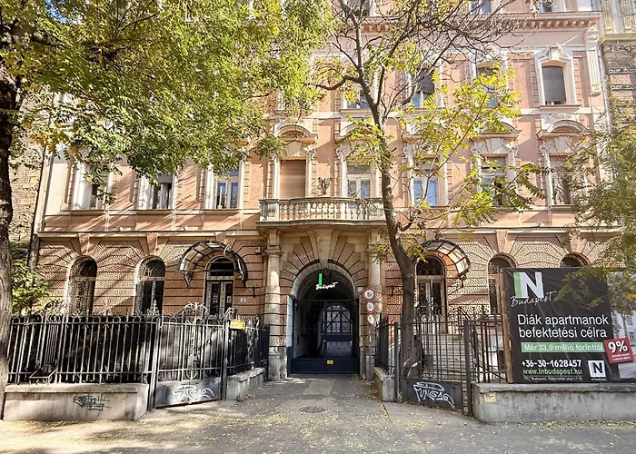 Cute Nest For Couples With Ac Apartment