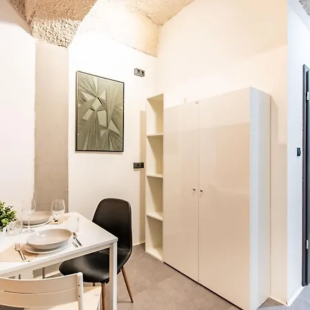 Cute Nest For Couples With Ac Appartement