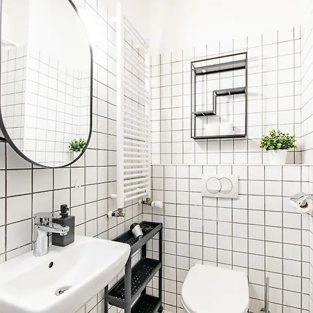 Cute Nest For Couples With Ac * Budapest