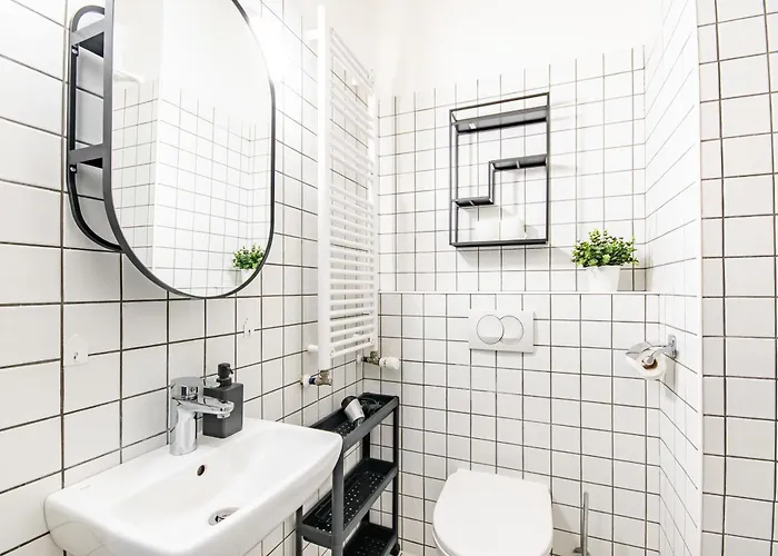 Cute Nest For Couples With Ac * Budapest